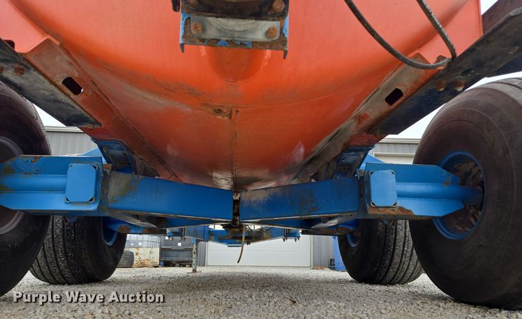 image for item EQ3892 Top-Air  Better-Bilt 2600 liquid manure spreader