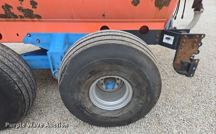 image for item EQ3892 Top-Air  Better-Bilt 2600 liquid manure spreader