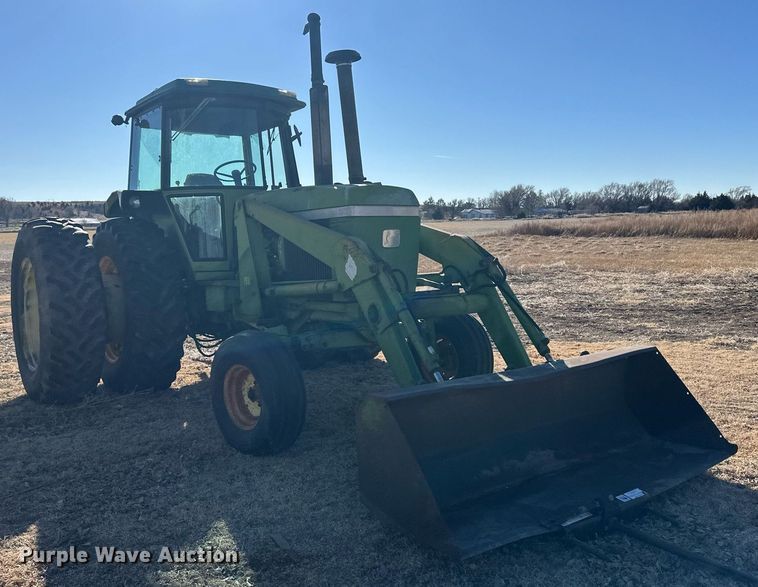 image for item ER8564 1975 John Deere 4430H tractor