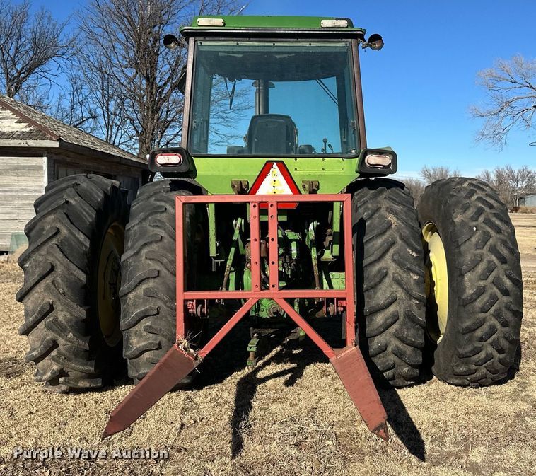 image for item ER8564 1975 John Deere 4430H tractor