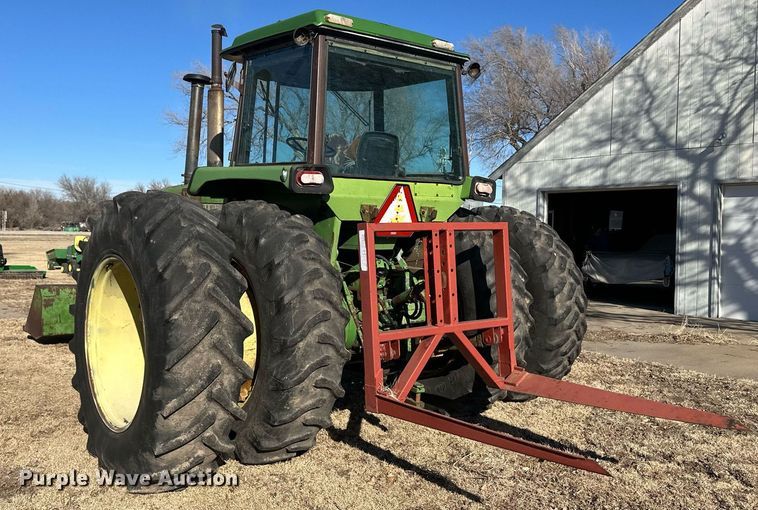 image for item ER8564 1975 John Deere 4430H tractor
