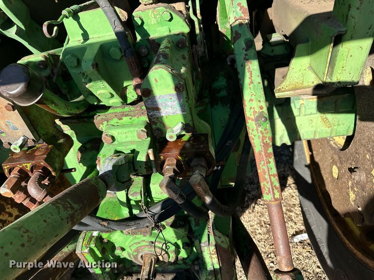 image for item ER8564 1975 John Deere 4430H tractor
