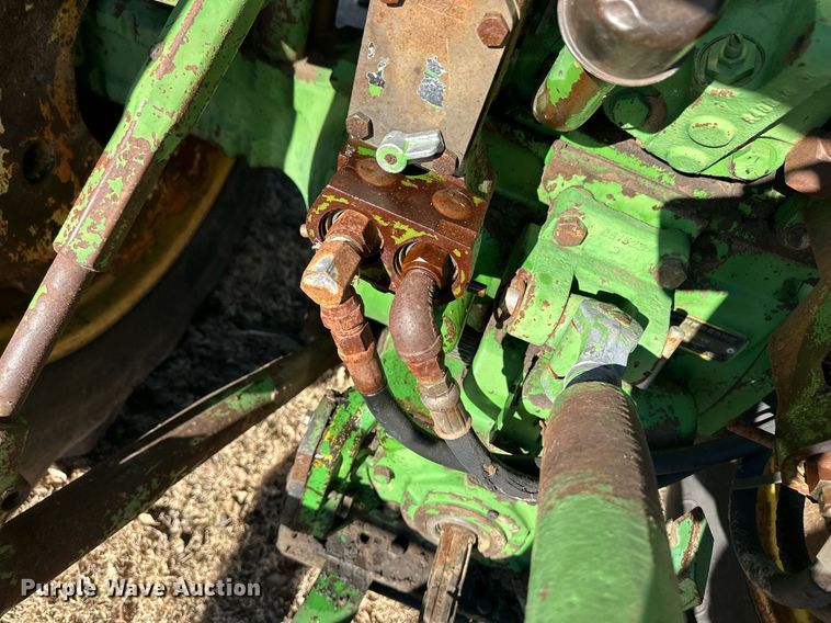 image for item ER8564 1975 John Deere 4430H tractor