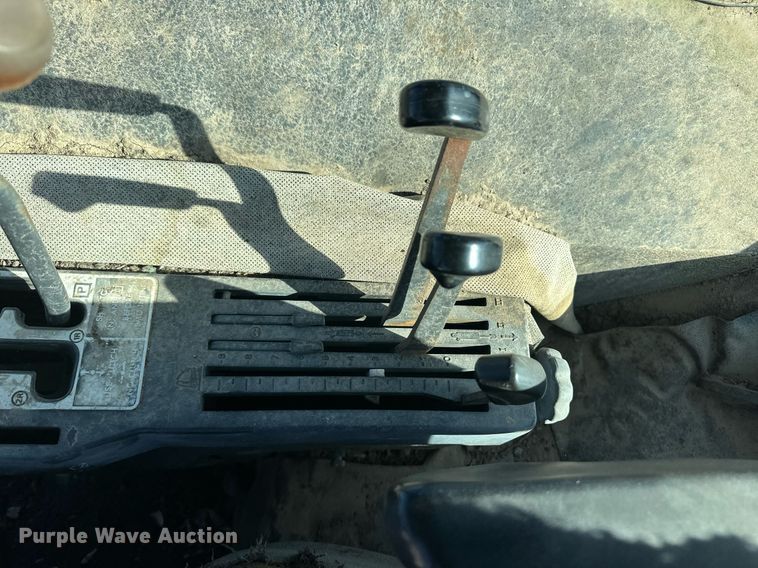 image for item ER8564 1975 John Deere 4430H tractor