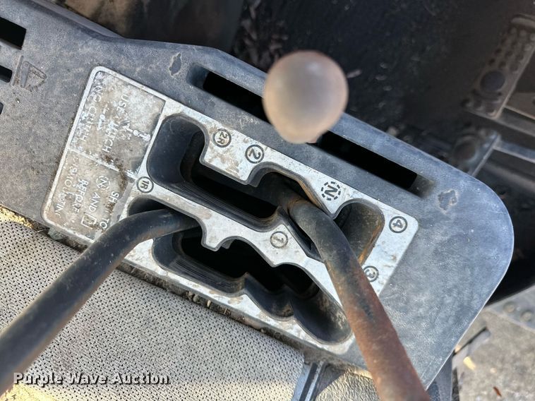 image for item ER8564 1975 John Deere 4430H tractor