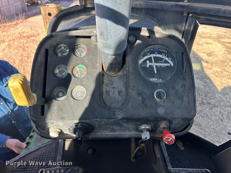 image for item ER8564 1975 John Deere 4430H tractor