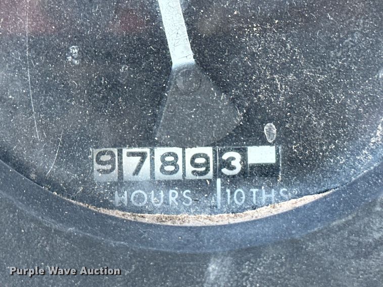 image for item ER8564 1975 John Deere 4430H tractor