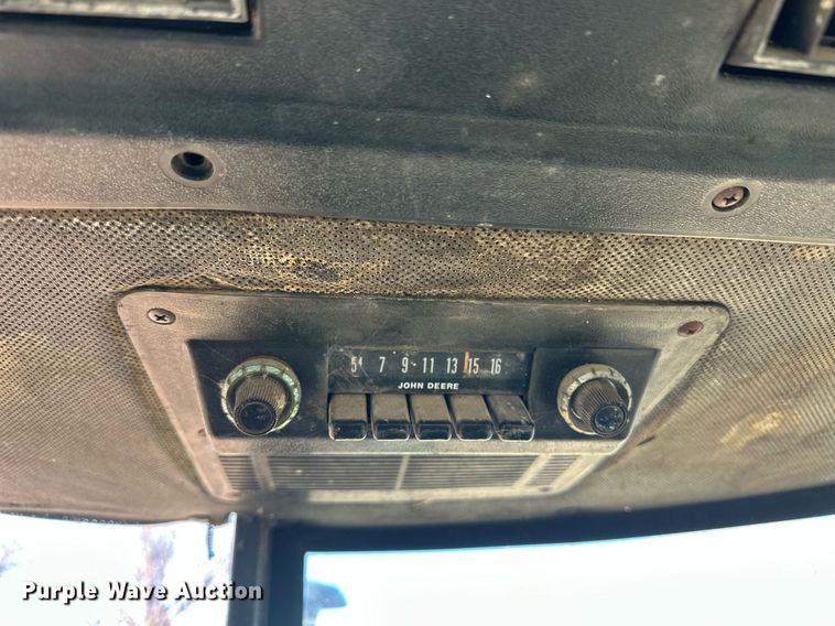 image for item ER8564 1975 John Deere 4430H tractor