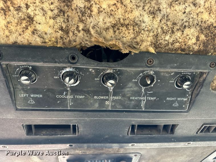 image for item ER8564 1975 John Deere 4430H tractor