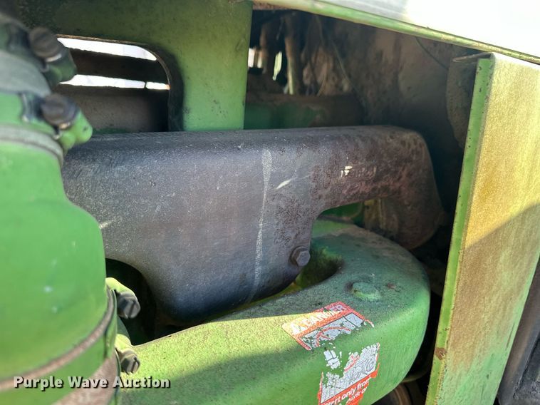 image for item ER8564 1975 John Deere 4430H tractor