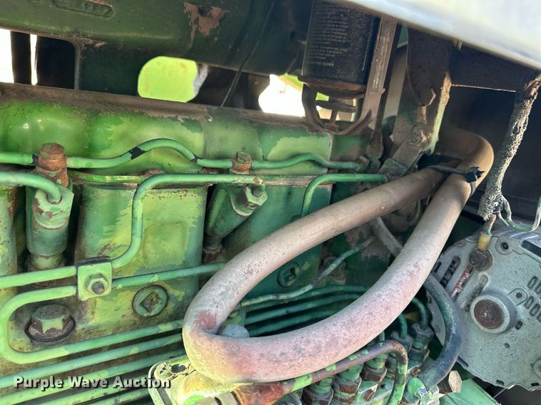 image for item ER8564 1975 John Deere 4430H tractor