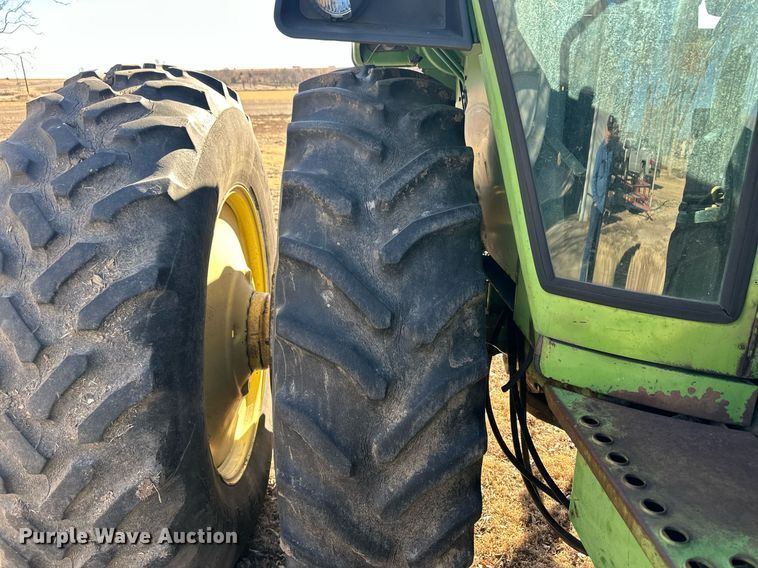 image for item ER8564 1975 John Deere 4430H tractor