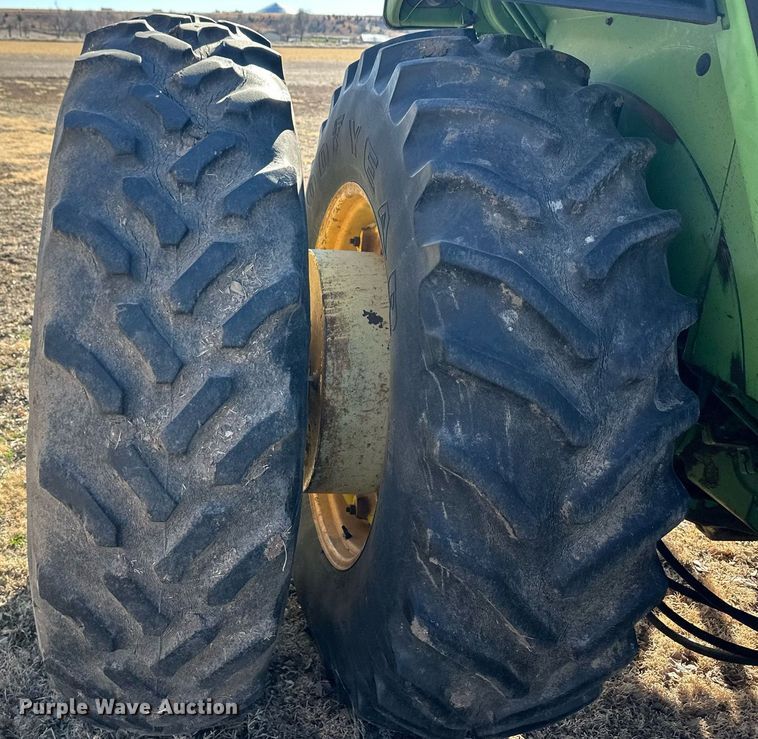 image for item ER8564 1975 John Deere 4430H tractor