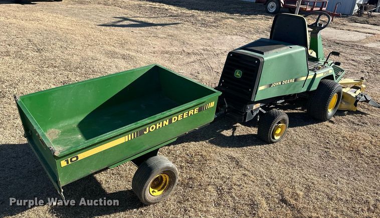 image for item ER8566 1995 John Deere F725 lawn mower
