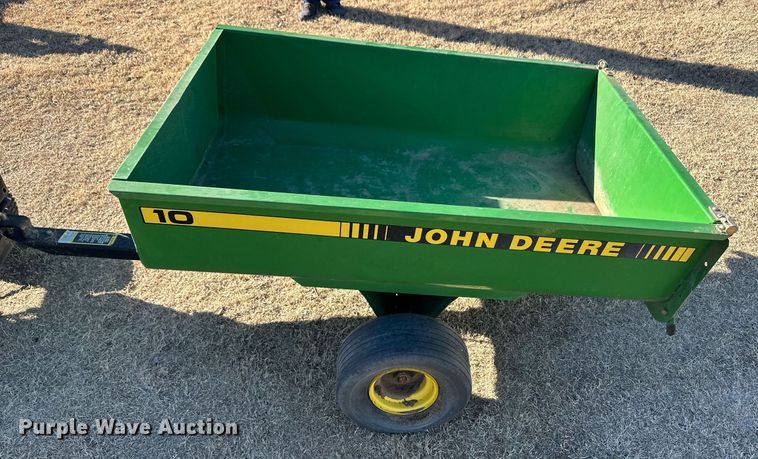 image for item ER8566 1995 John Deere F725 lawn mower