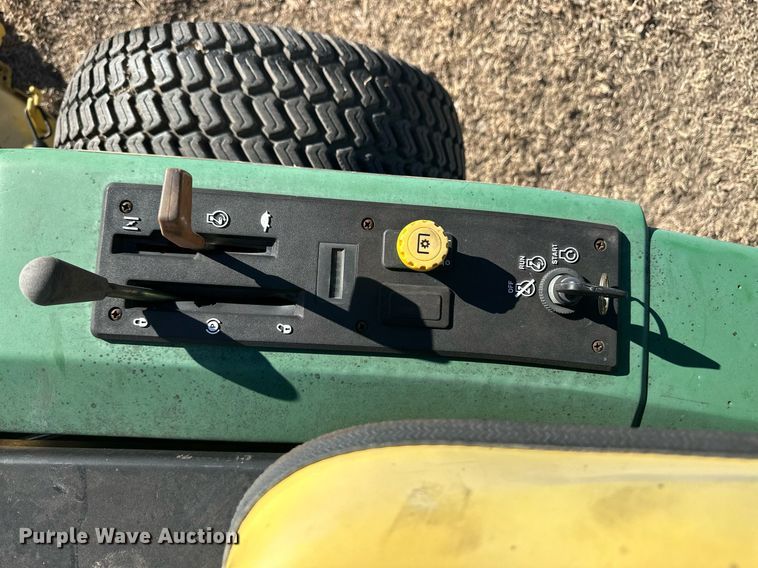 image for item ER8566 1995 John Deere F725 lawn mower