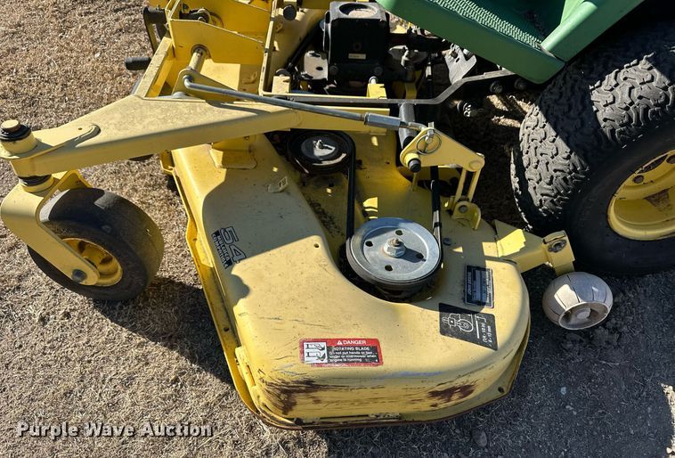 image for item ER8566 1995 John Deere F725 lawn mower