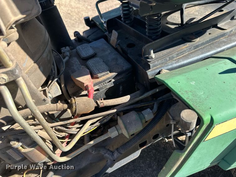 image for item ER8566 1995 John Deere F725 lawn mower
