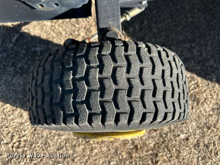 image for item ER8566 1995 John Deere F725 lawn mower