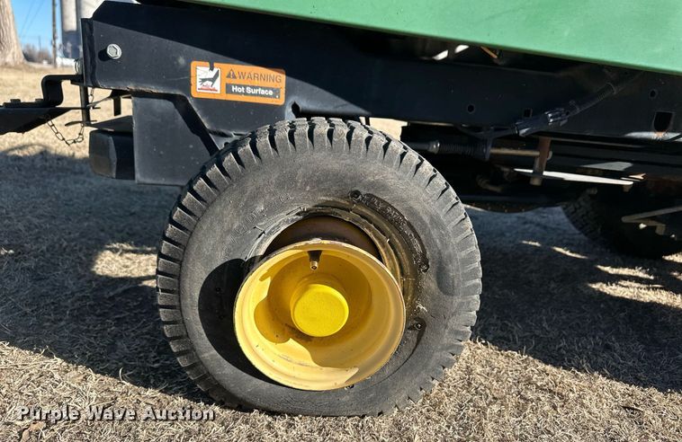 image for item ER8566 1995 John Deere F725 lawn mower