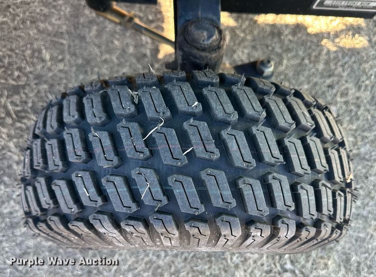 image for item ER8566 1995 John Deere F725 lawn mower