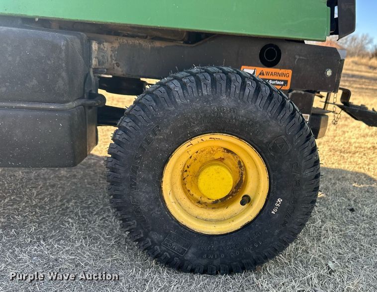 image for item ER8566 1995 John Deere F725 lawn mower