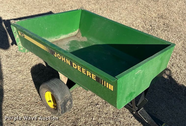 image for item ER8566 1995 John Deere F725 lawn mower