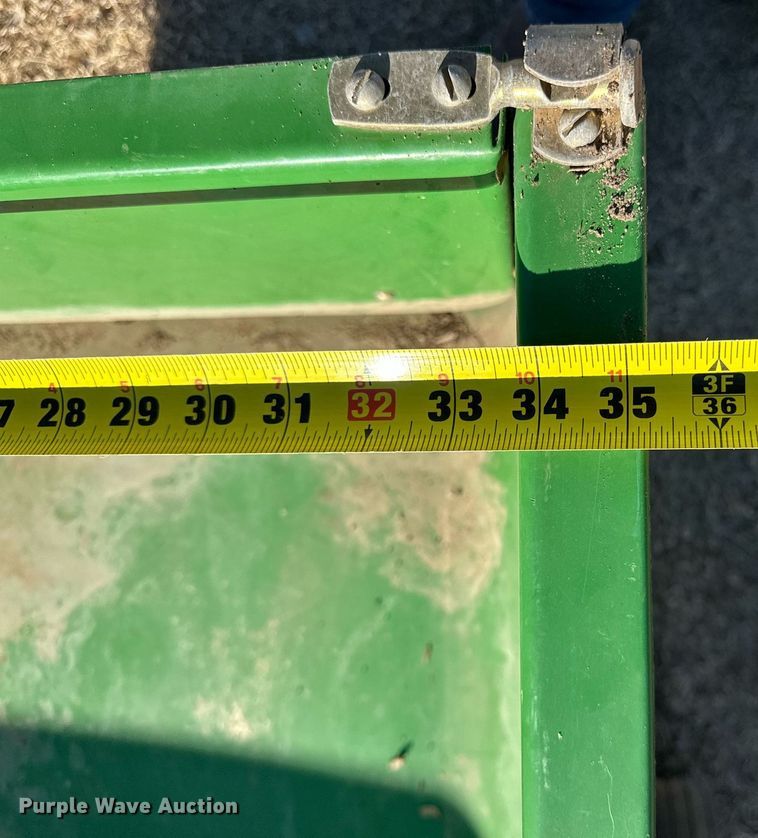 image for item ER8566 1995 John Deere F725 lawn mower