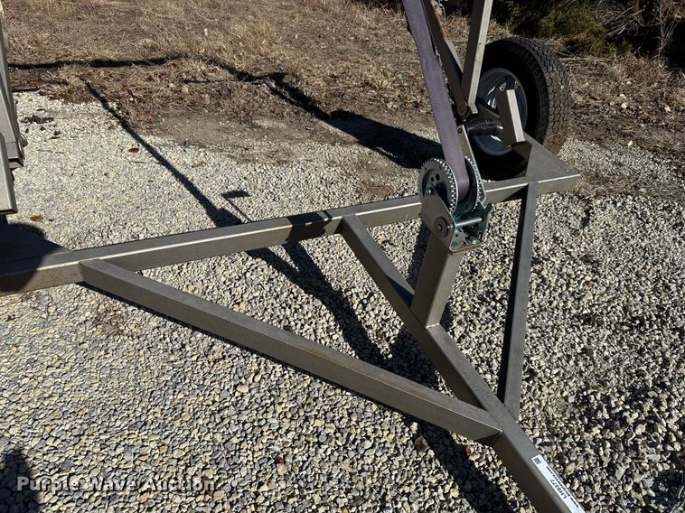 image for item LH9377 Reject Ranch bale unroller