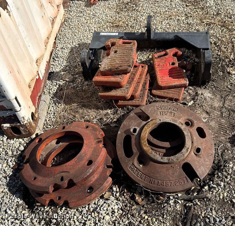 image for item LH9382 Tractor attachments