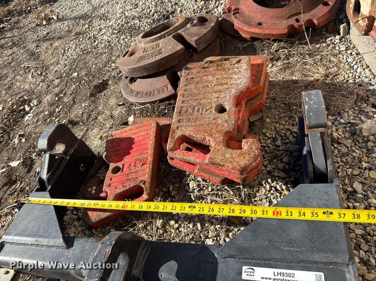 image for item LH9382 Tractor attachments