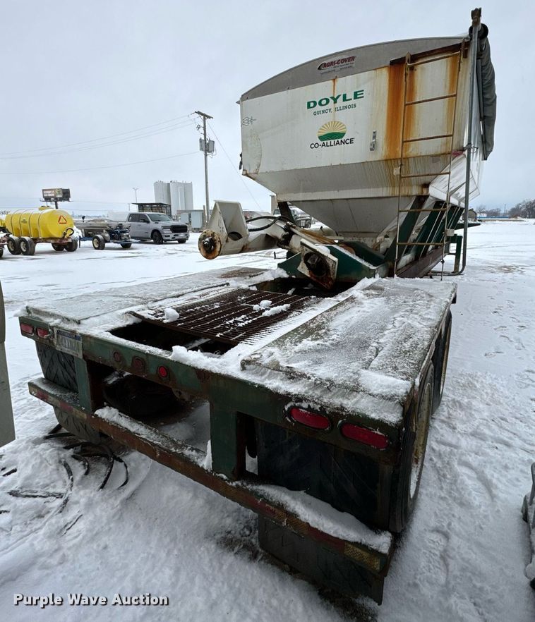 image for item OG9742 2012 Behnke Enterprises DDT24-42 fertilizer delivery trailer
