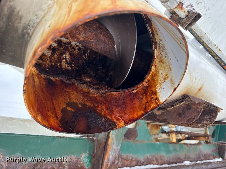 image for item OG9742 2012 Behnke Enterprises DDT24-42 fertilizer delivery trailer