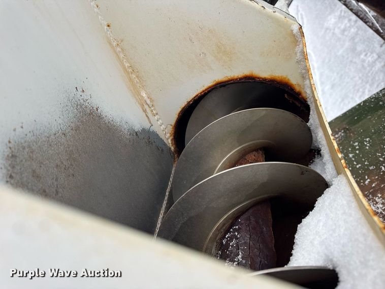 image for item OG9742 2012 Behnke Enterprises DDT24-42 fertilizer delivery trailer