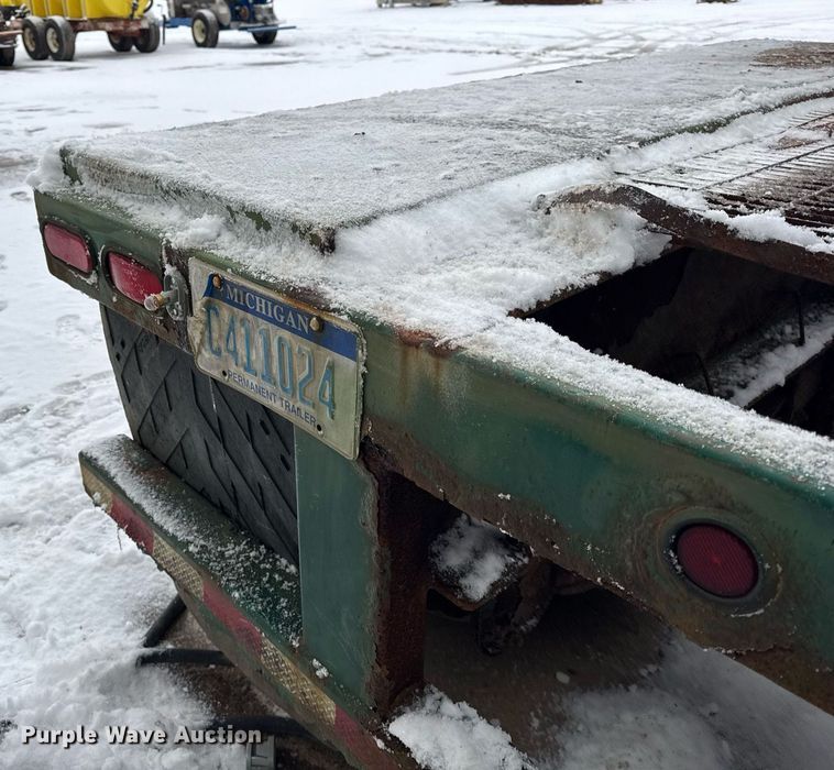 image for item OG9742 2012 Behnke Enterprises DDT24-42 fertilizer delivery trailer