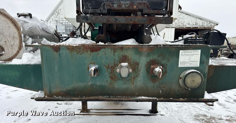image for item OG9742 2012 Behnke Enterprises DDT24-42 fertilizer delivery trailer
