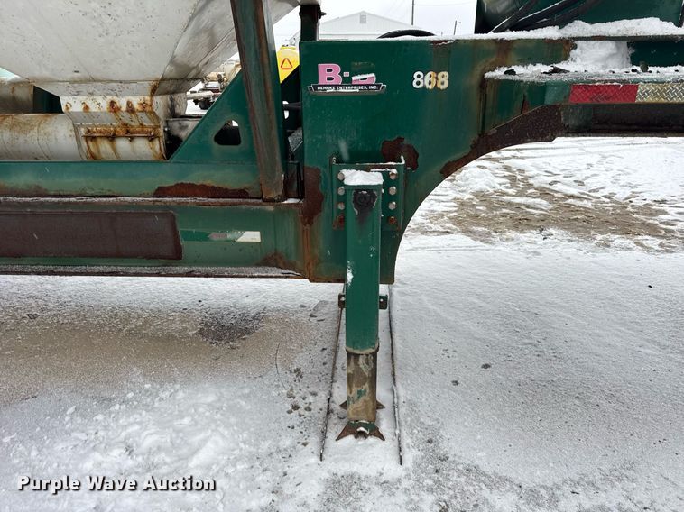 image for item OG9742 2012 Behnke Enterprises DDT24-42 fertilizer delivery trailer