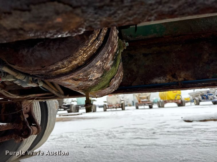 image for item OG9742 2012 Behnke Enterprises DDT24-42 fertilizer delivery trailer