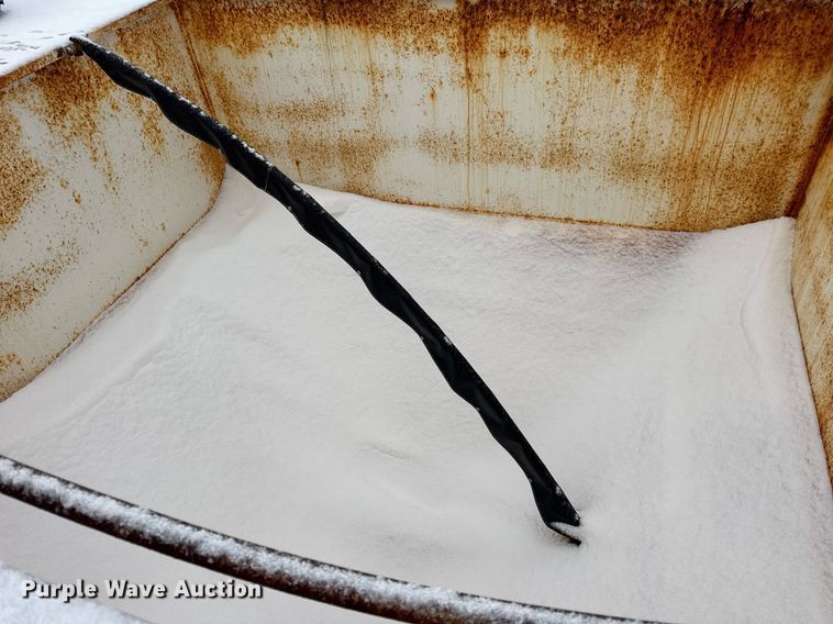 image for item OG9742 2012 Behnke Enterprises DDT24-42 fertilizer delivery trailer