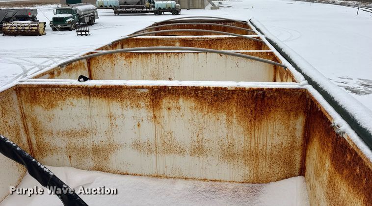 image for item OG9742 2012 Behnke Enterprises DDT24-42 fertilizer delivery trailer