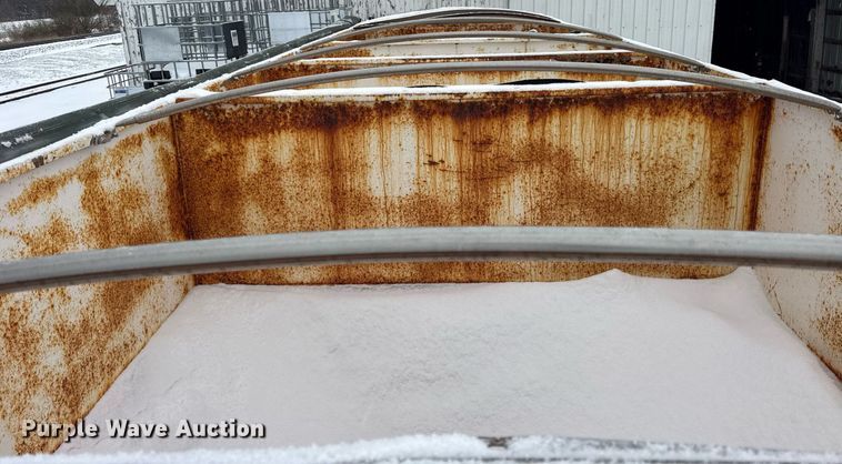 image for item OG9742 2012 Behnke Enterprises DDT24-42 fertilizer delivery trailer