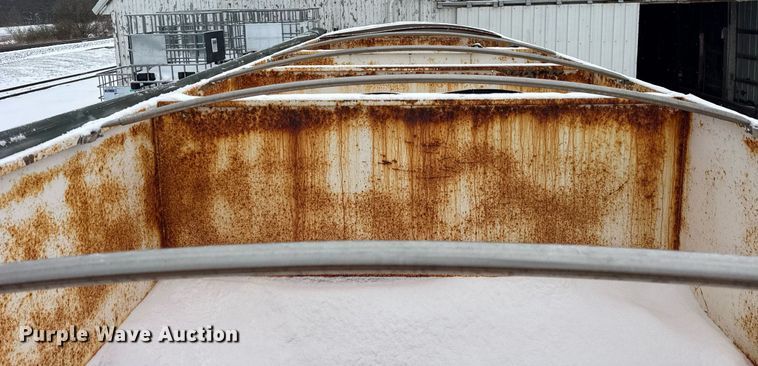 image for item OG9742 2012 Behnke Enterprises DDT24-42 fertilizer delivery trailer