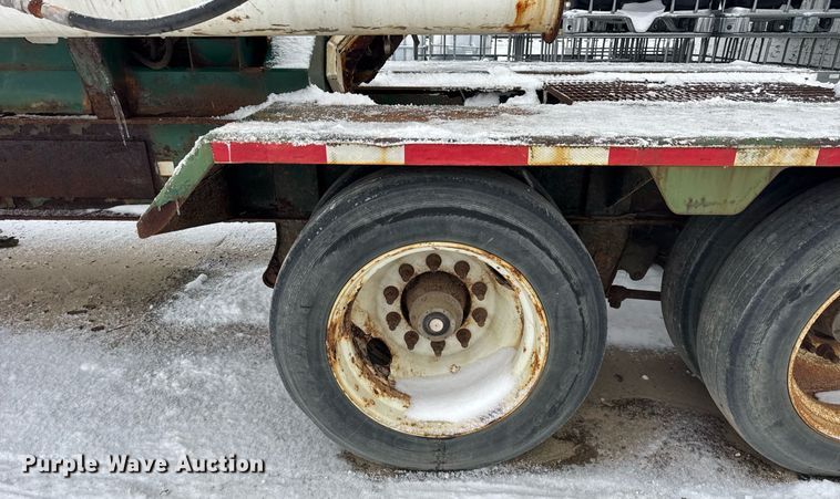 image for item OG9742 2012 Behnke Enterprises DDT24-42 fertilizer delivery trailer