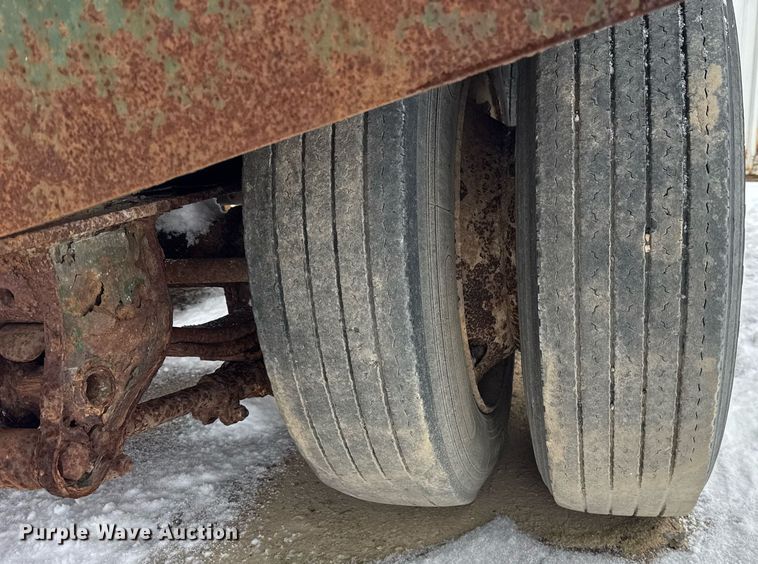 image for item OG9742 2012 Behnke Enterprises DDT24-42 fertilizer delivery trailer