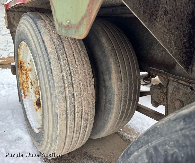 image for item OG9742 2012 Behnke Enterprises DDT24-42 fertilizer delivery trailer