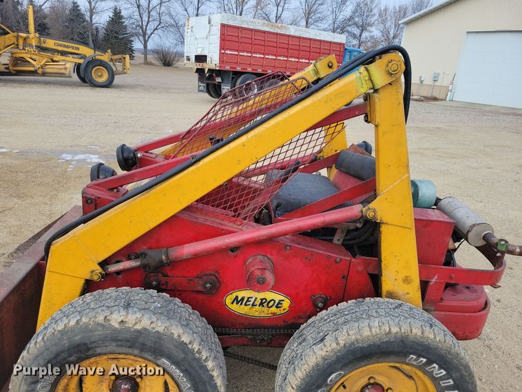image for item OH9492 Melroe M400 skid steer loader