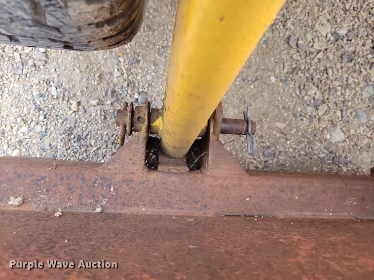 image for item OH9492 Melroe M400 skid steer loader