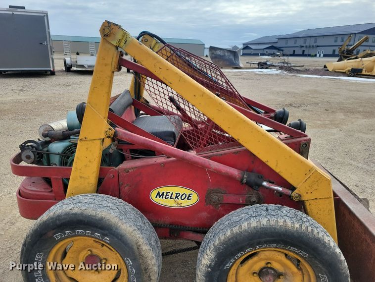 image for item OH9492 Melroe M400 skid steer loader