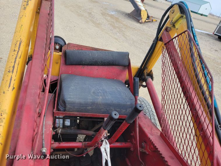 image for item OH9492 Melroe M400 skid steer loader