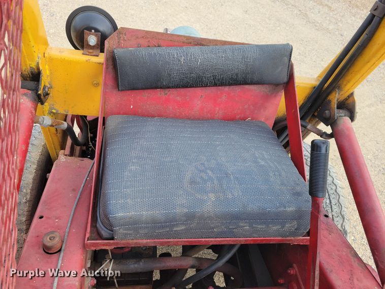 image for item OH9492 Melroe M400 skid steer loader